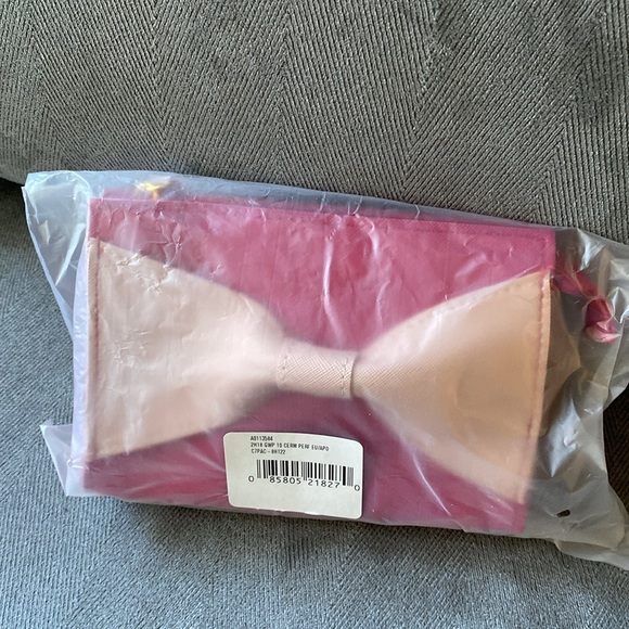 Elizabeth Arden New Cosmetic Bag - Picture 2 of 14